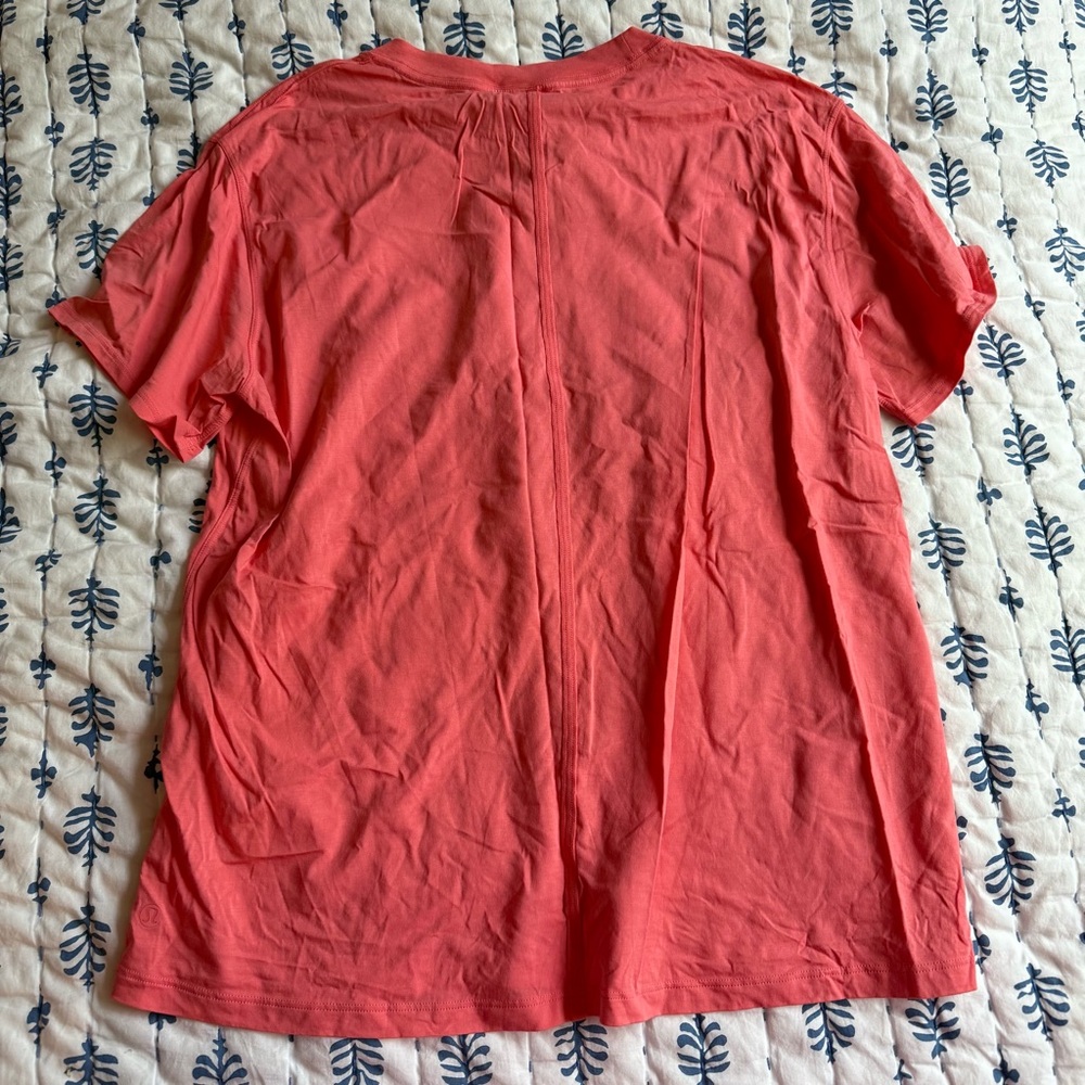Lululemon Tee - Picture 3 of 3